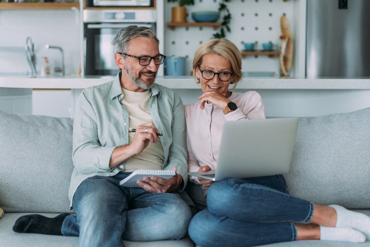 Long-term investing education for preparing future life goals